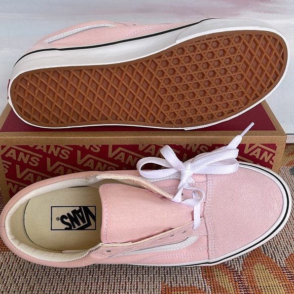 Vans WMNS Old Skool
Blushing/True White
VN0A4BV5TC3
Sneakers - Picture 4 of 16